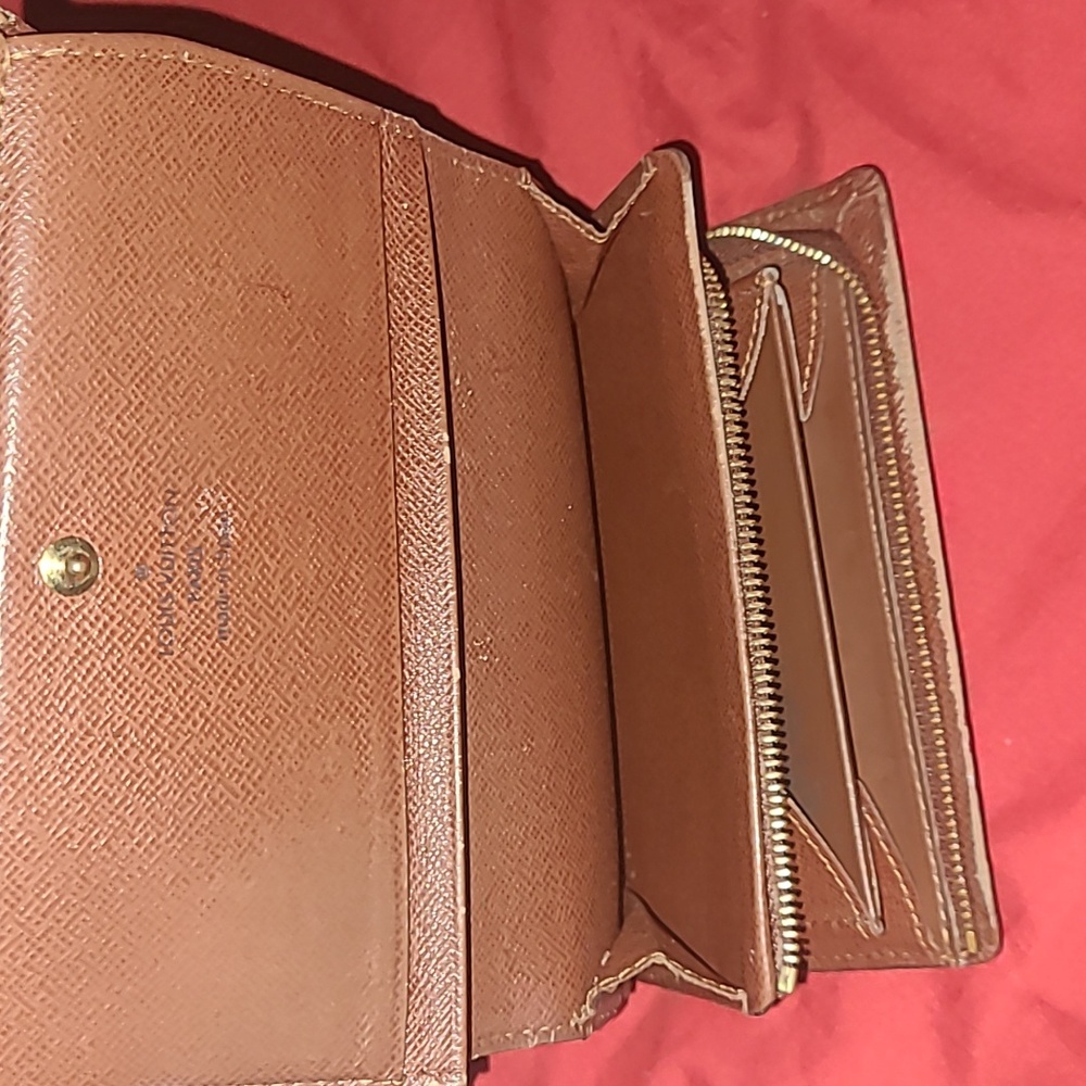 Louis Vuitton monogram flap wallet - Picture 7 of 8